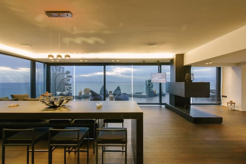 pphoto_094901040918_exclusive-luxury-minimal-maisonette-magical-sea-view-saronida_diningroom-1